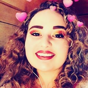 Meet your Posher, Camille